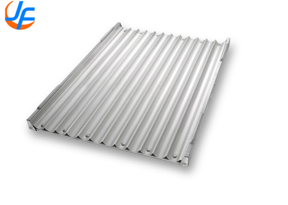 RK Bakeware الصين خدمة الطعام 42465 التجارية 32 العفن الزجاجية الفولاذ المسمارية المجمعة هوت دوغ بون بان