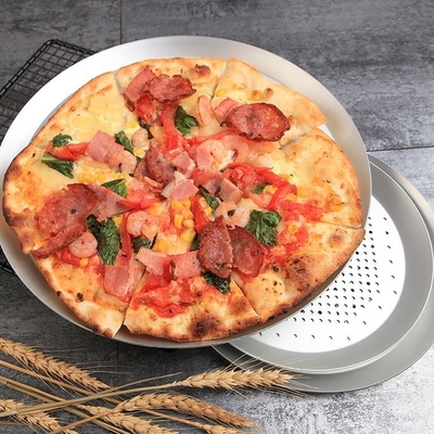 RK Bakeware China Foodservice NSF مقلاة بيتزا ذات قشرة رقيقة مثقوبة لشركة بيتزا هوت
