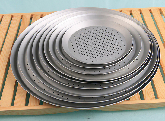 RK Bakeware الصين خدمة الطعام NSF معطف صلب ألومنيوم Quik البيتزا القرص ومعجون بيتزا مثقوب