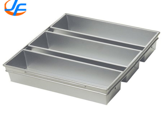 RK Bakeware الصين-شيكاغو المعدنية 4 أحزمة زجاجية القرفة حزمة لفة خبز وعاء