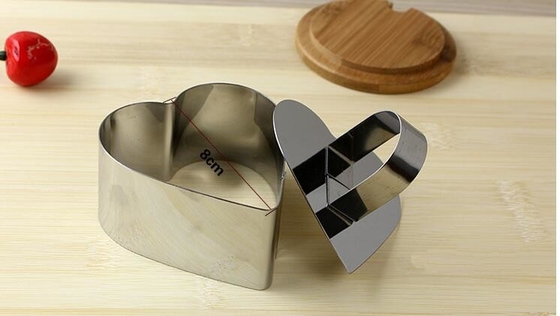 RK Bakeware China Foodservice NSF الفولاذ المقاوم للصدأ شكل القلب Mousse Ring Mold Lamy الجبن كعكة العفن