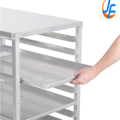 RK Bakeware China-6 Pan End Load Undercounter Work Top Sheet / Bun Pan Rack مع قنوات جانبية